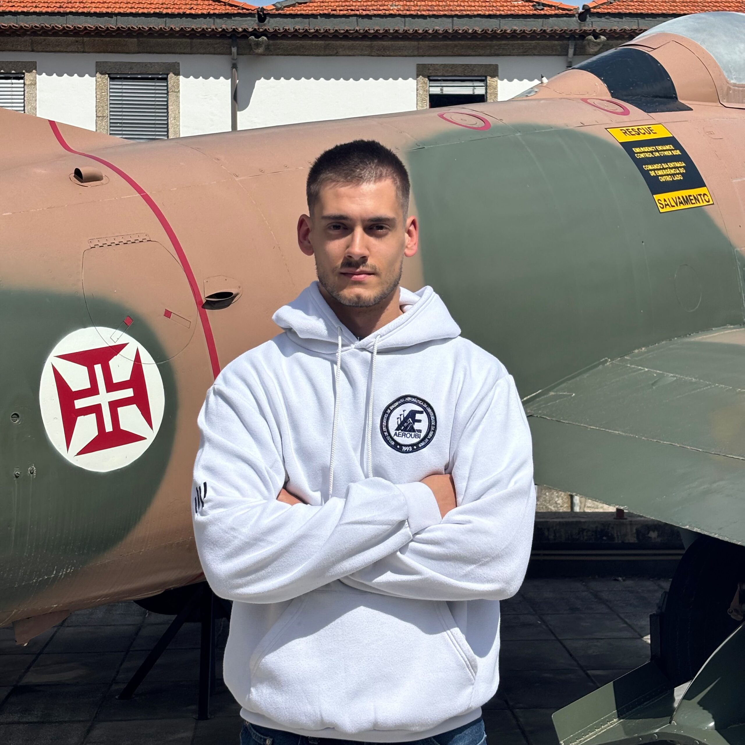 António António